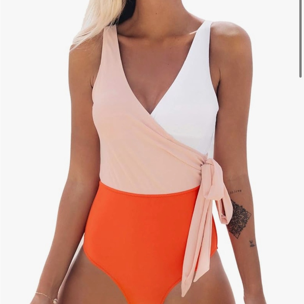 CUPSHE Stylish Colorblock Swimsuit